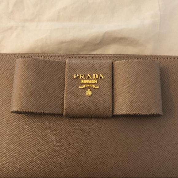 Prada Saffiano Ribbon Bow Zip Around Wallet - Picture 2 of 11